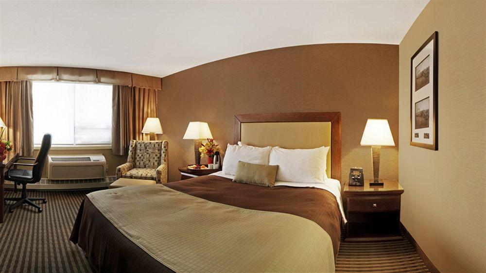 Best Western Premier Denham Inn&Suites Leduc Eksteriør billede