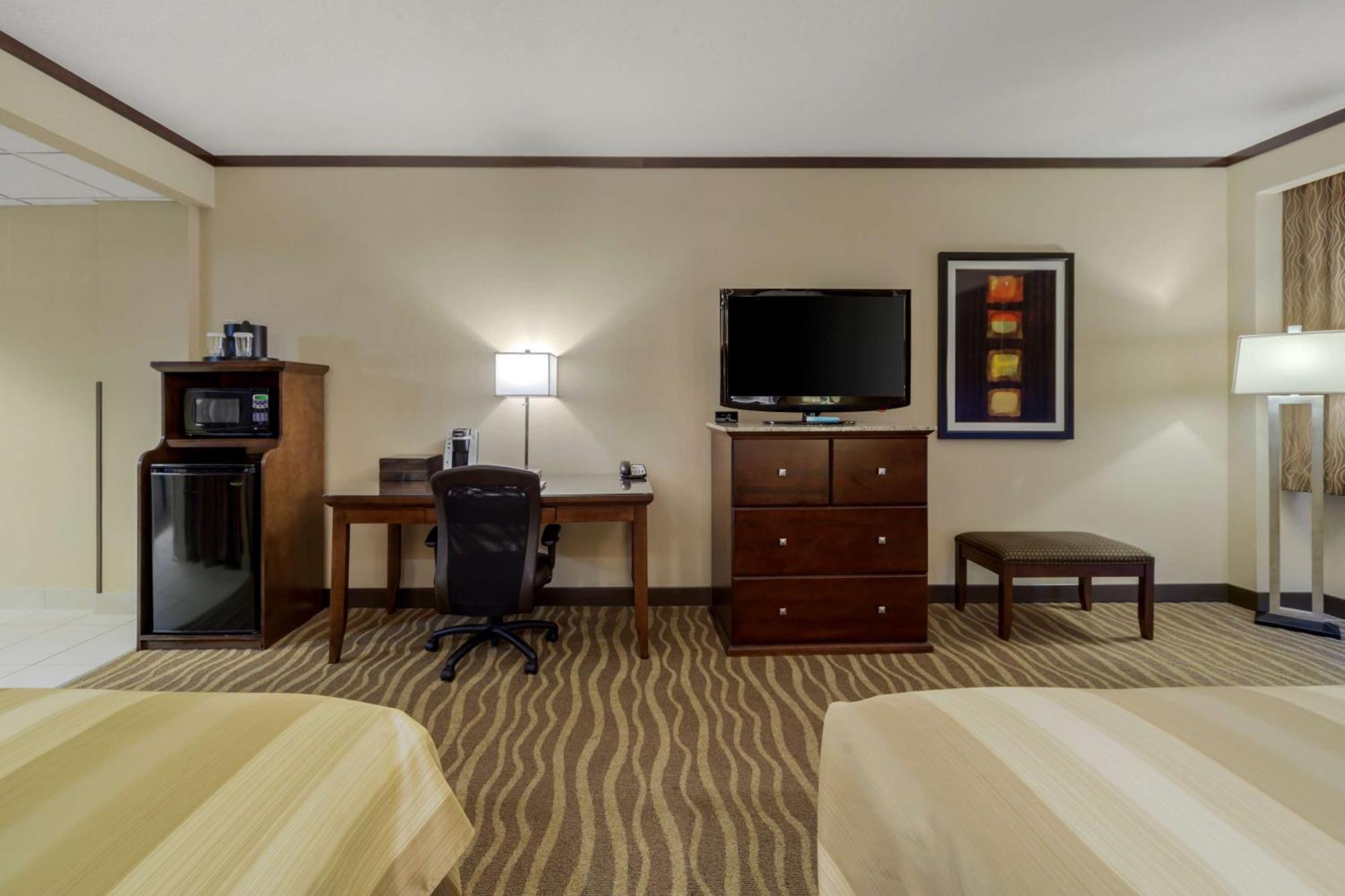 Best Western Premier Denham Inn&Suites Leduc Eksteriør billede