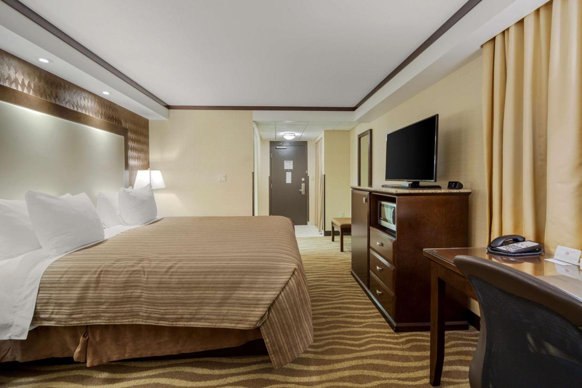 Best Western Premier Denham Inn&Suites Leduc Eksteriør billede