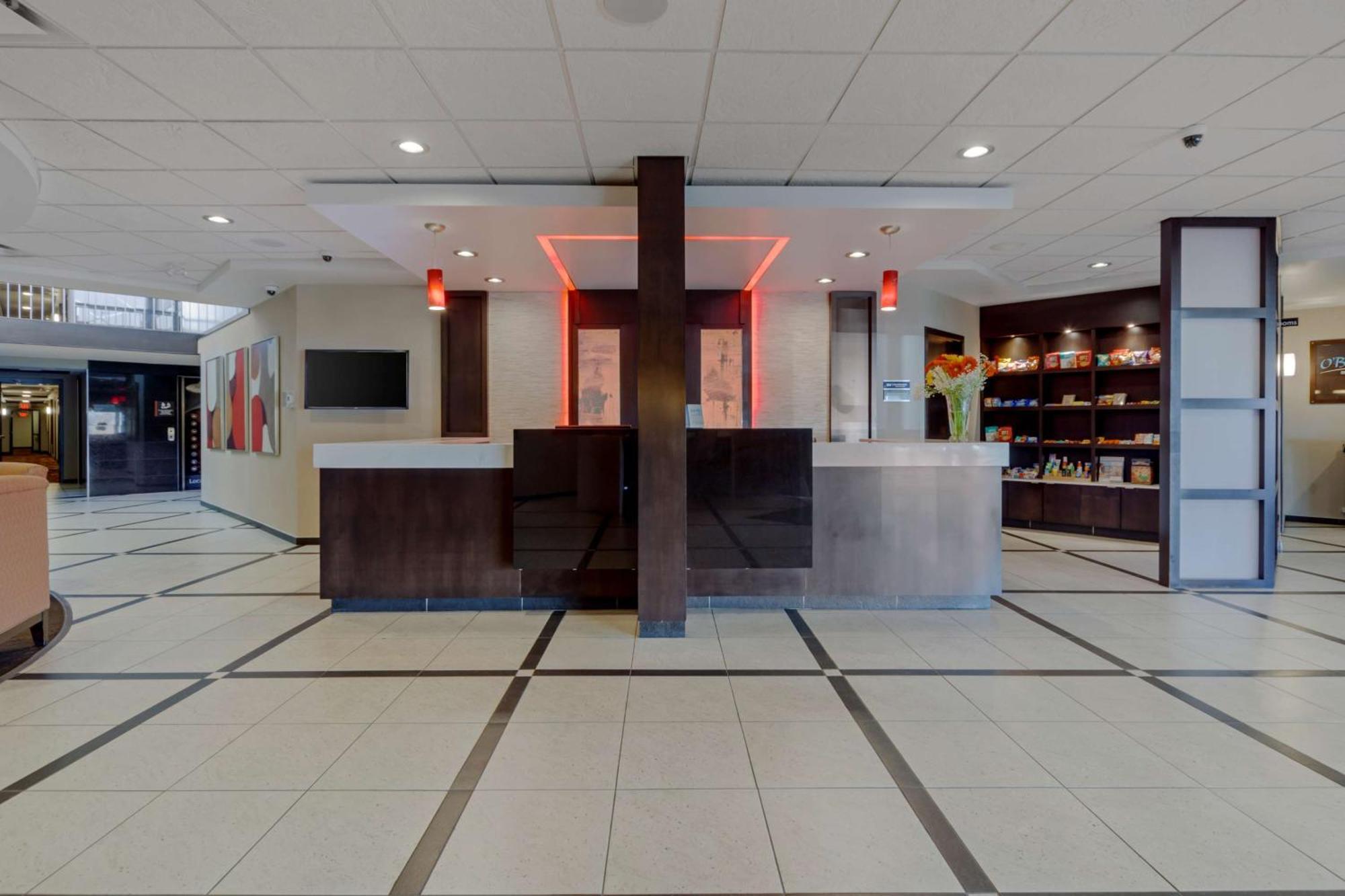 Best Western Premier Denham Inn&Suites Leduc Eksteriør billede