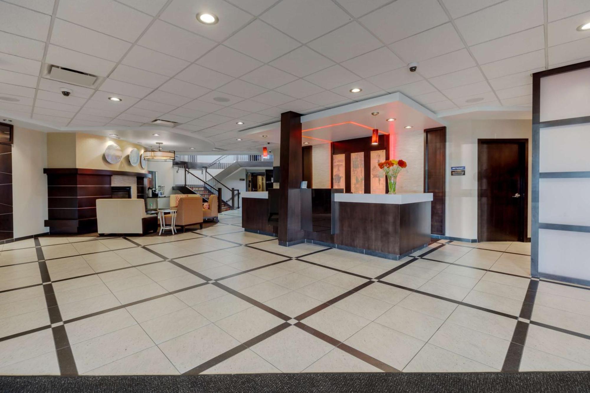 Best Western Premier Denham Inn&Suites Leduc Eksteriør billede