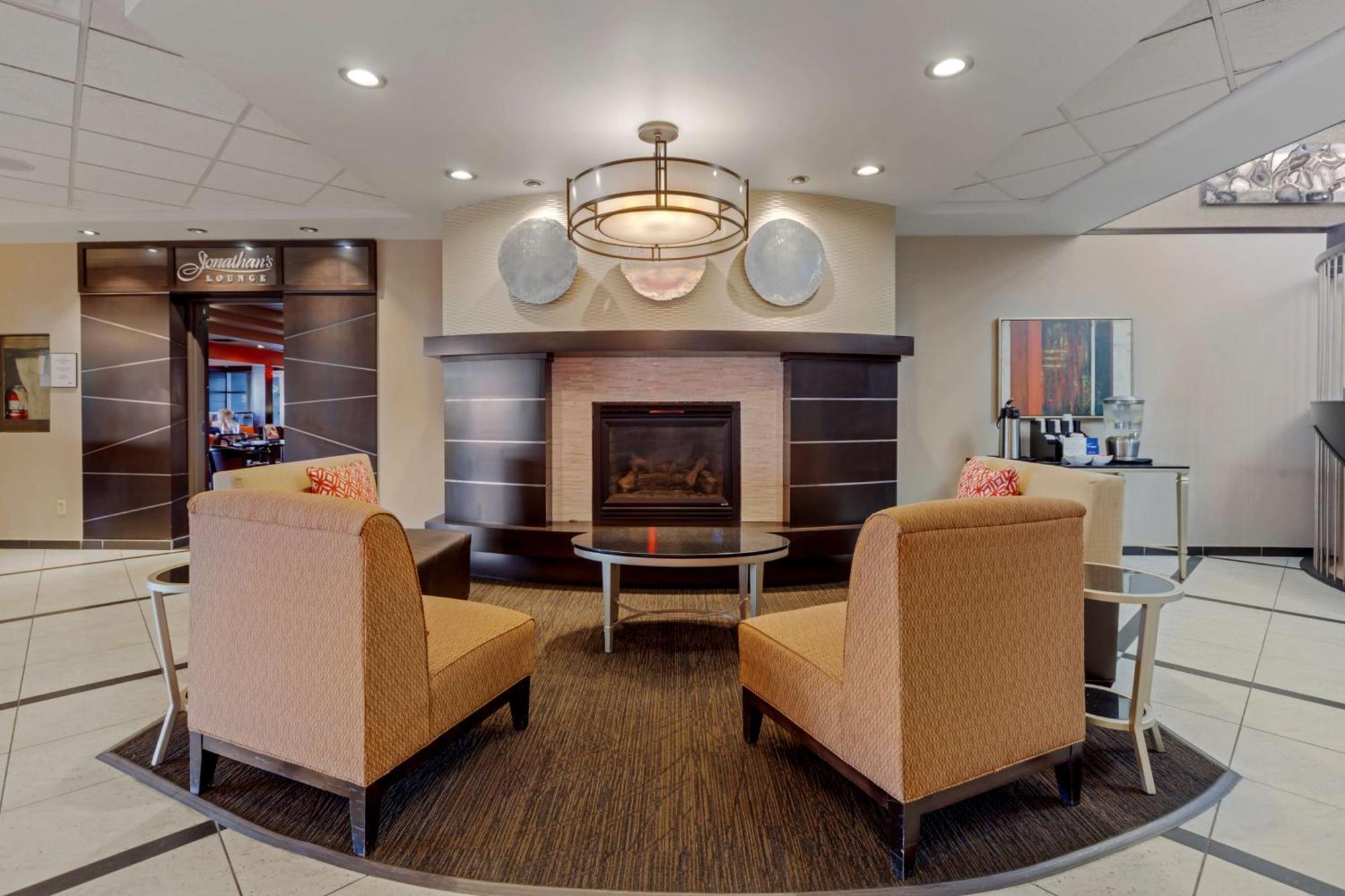 Best Western Premier Denham Inn&Suites Leduc Eksteriør billede