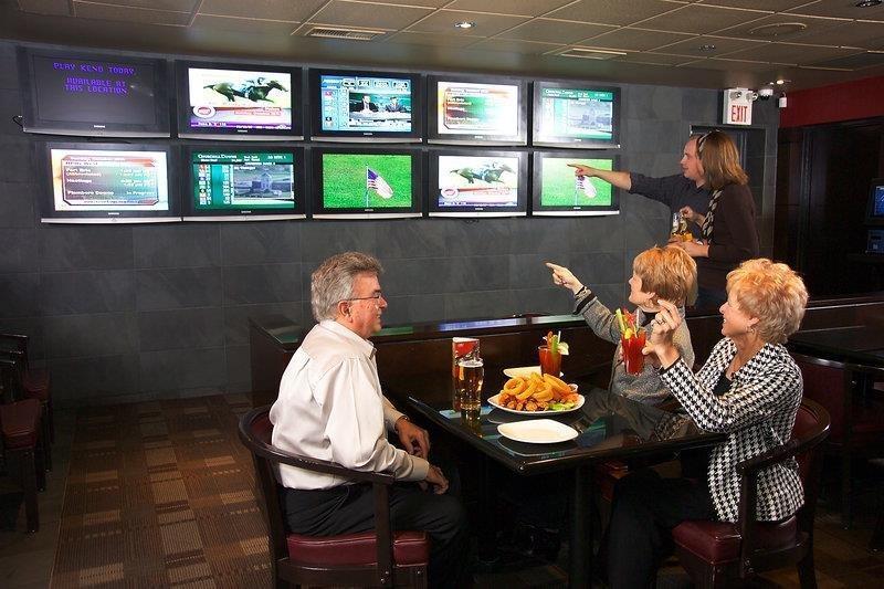 Best Western Premier Denham Inn&Suites Leduc Restaurant billede